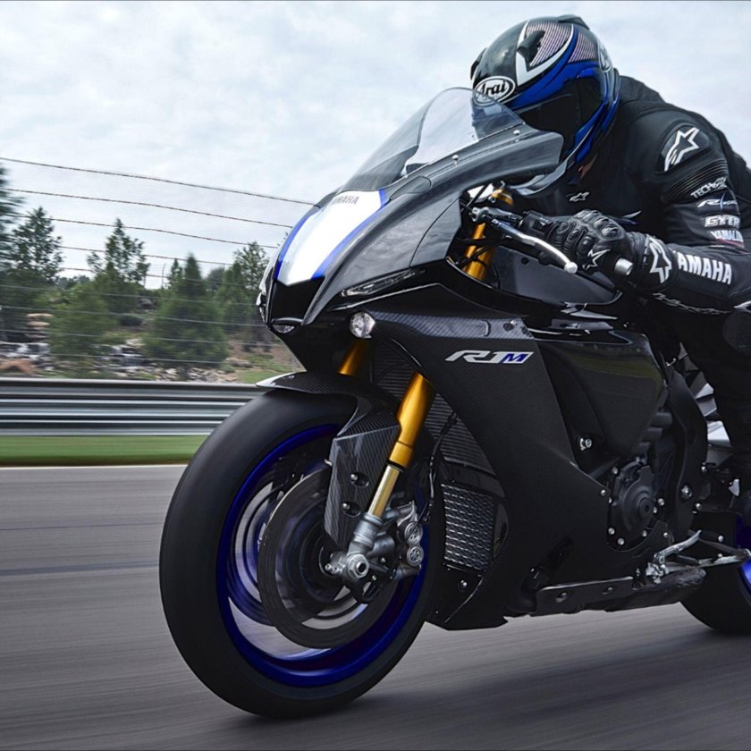 Спортивный мотоцикл ямаха