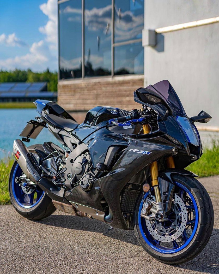 Yamaha r1