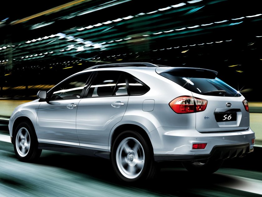 Кроссовер BYD s6
