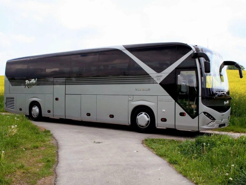 Автобус Неоплан 50