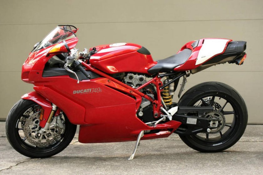 Ducati 749s