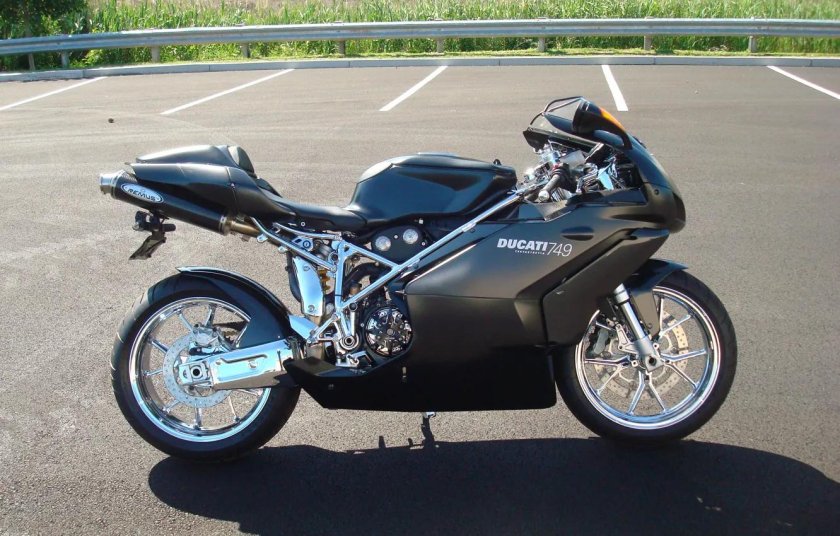 Ducati 749 Dark