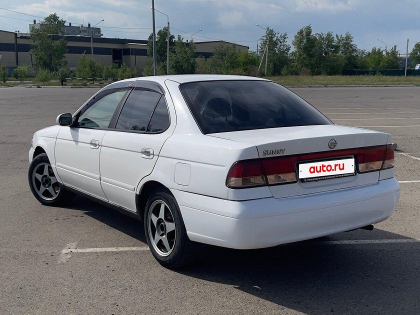 Nissan sunny 2003