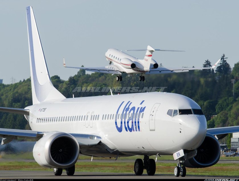 Боинг 737 ЮТЭЙР