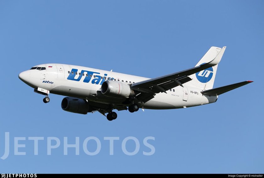 Boeing 737-400 UTAIR