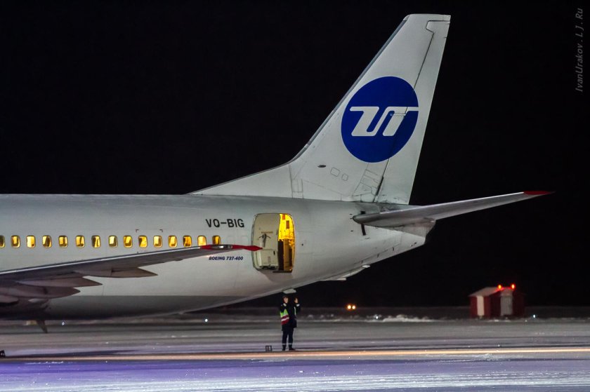 Боинг 737 ЮТЭЙР