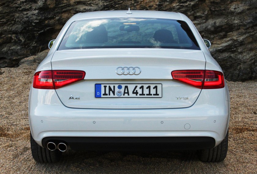 Audi a4 b8 Рестайлинг сзади