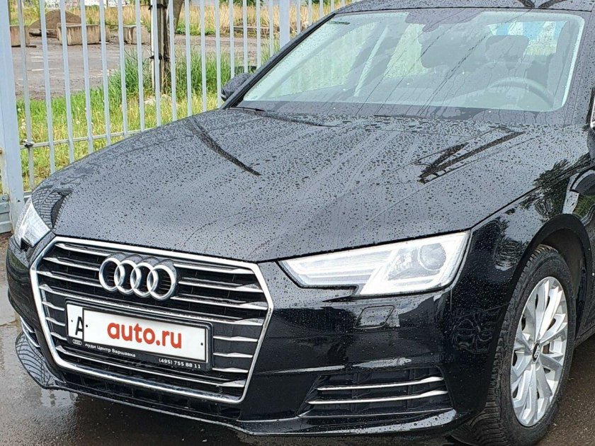 Черная ауди а 4