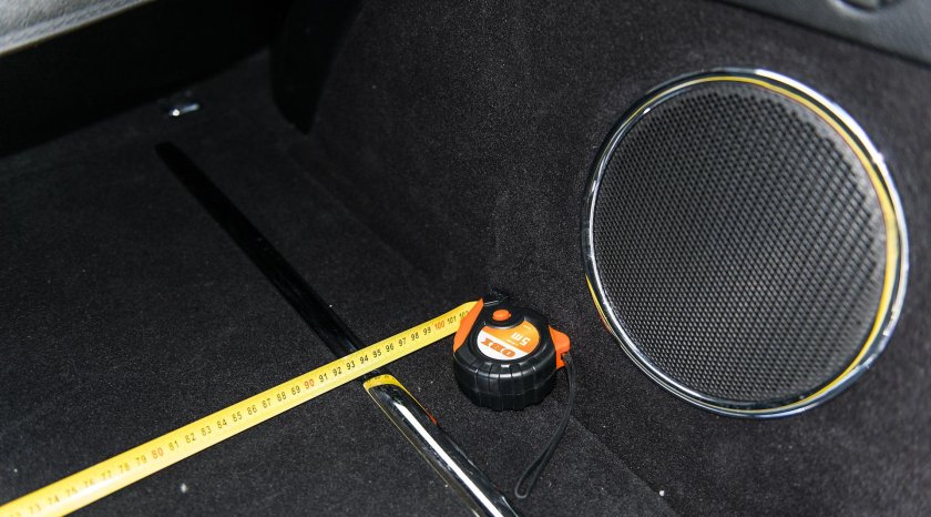 Габариты багажника Jeep Grand Cherokee wk2