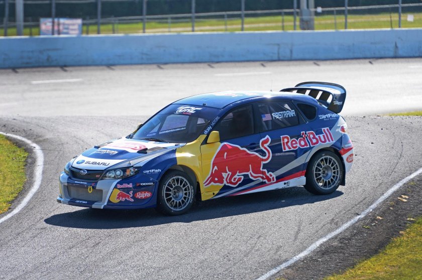 Субару ред Булл