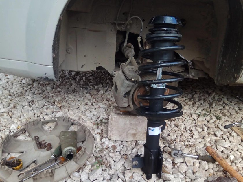 Передняя подвеска Шевроле Лачетти седан 1.4