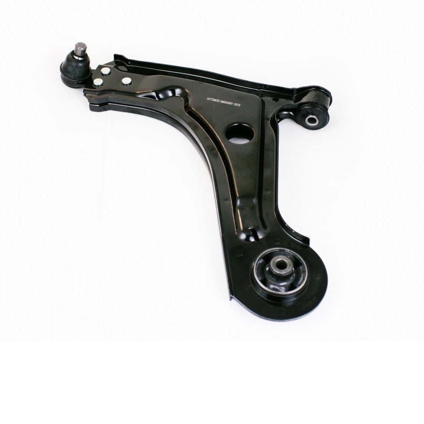 Передний рычаг Шевроле Лачетти седан