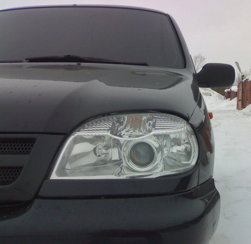 Чёрные фары Нива Шевроле дорестайл