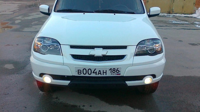 Чёрные фары Нива Шевроле