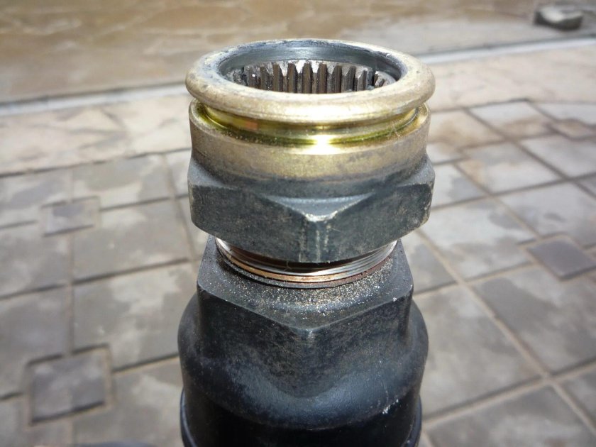 Пыльник кардана Мерседес 124