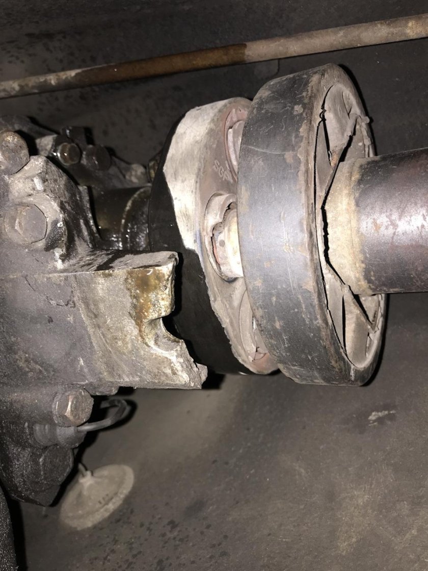 W124 муфта кардана задняя