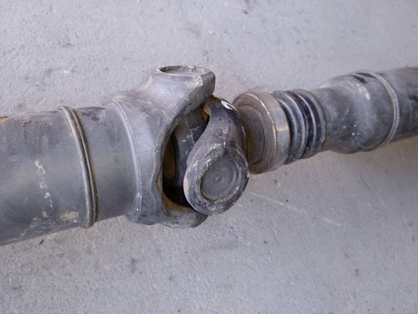 Карданный вал Мерседес 222