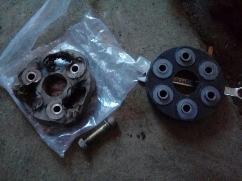 Муфта эластичная кардана на 124 Мерседес