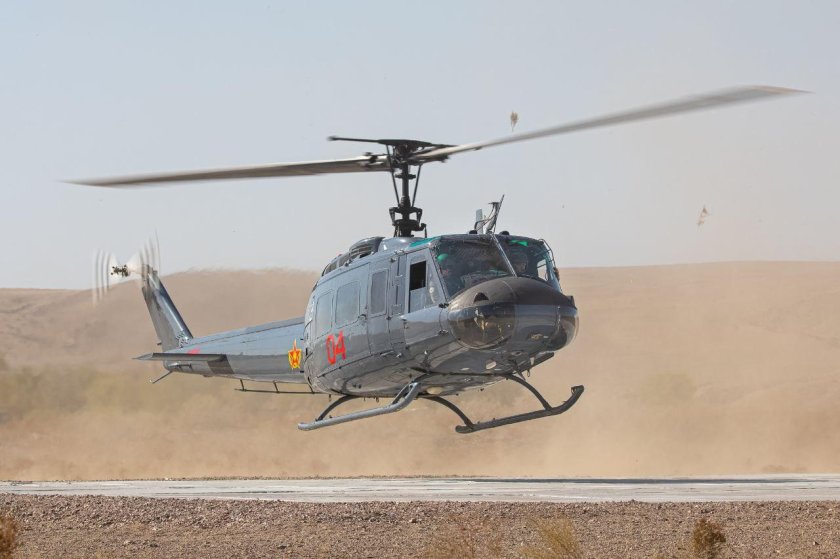 Bell uh1 вертолет