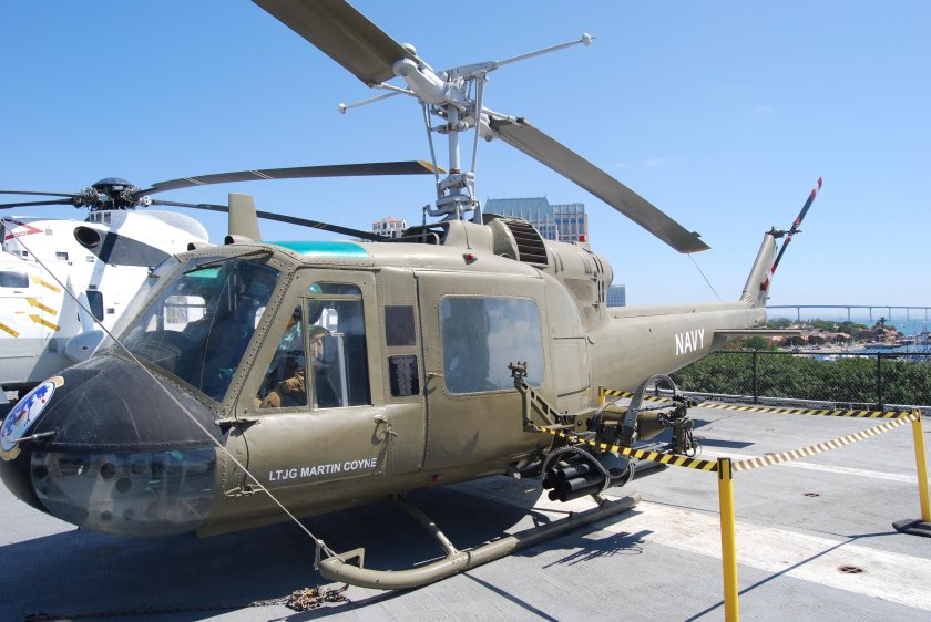 Bell uh1 вертолет