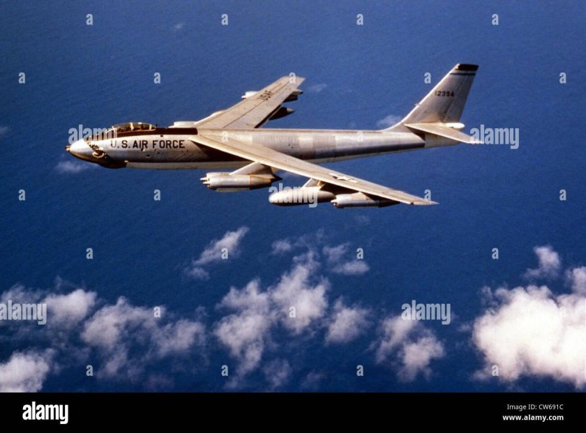 Б 52 бомбардировщик