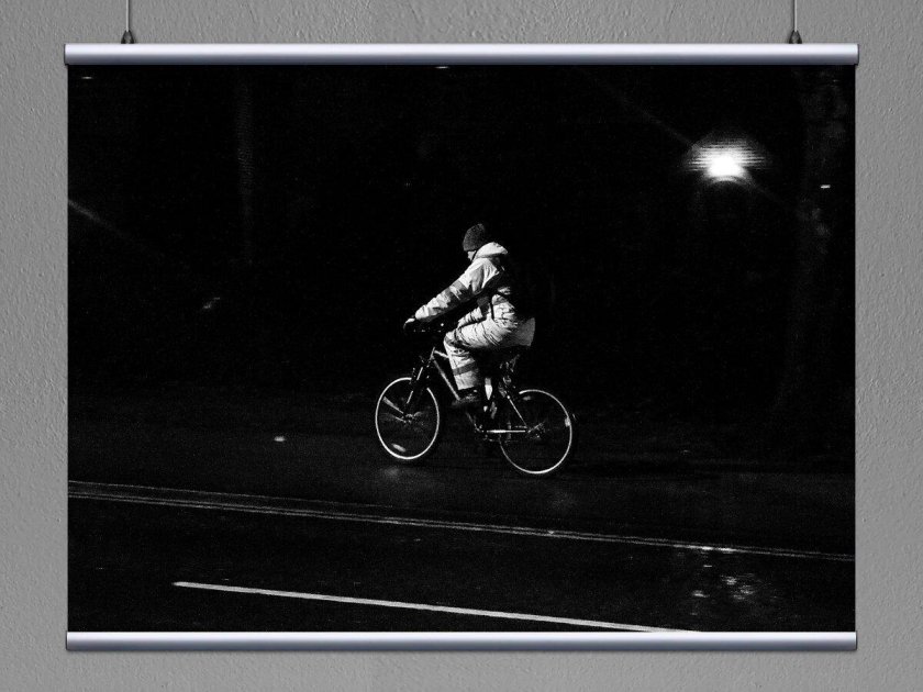 Велосипедист ночью