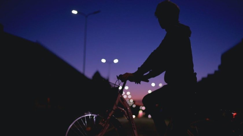 Велосипедист ночью