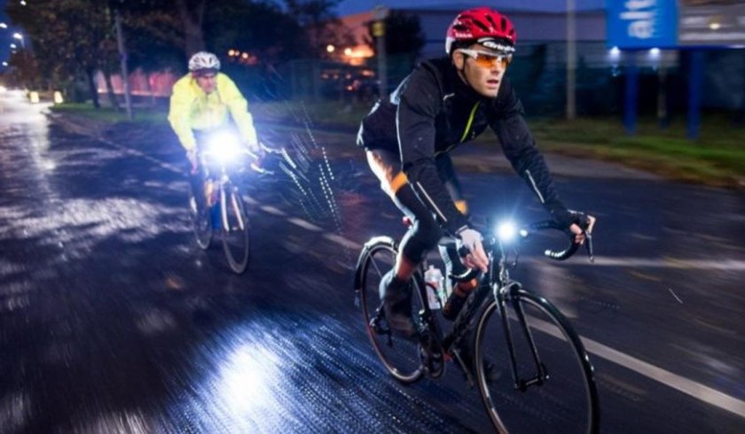 Велосипедист ночью