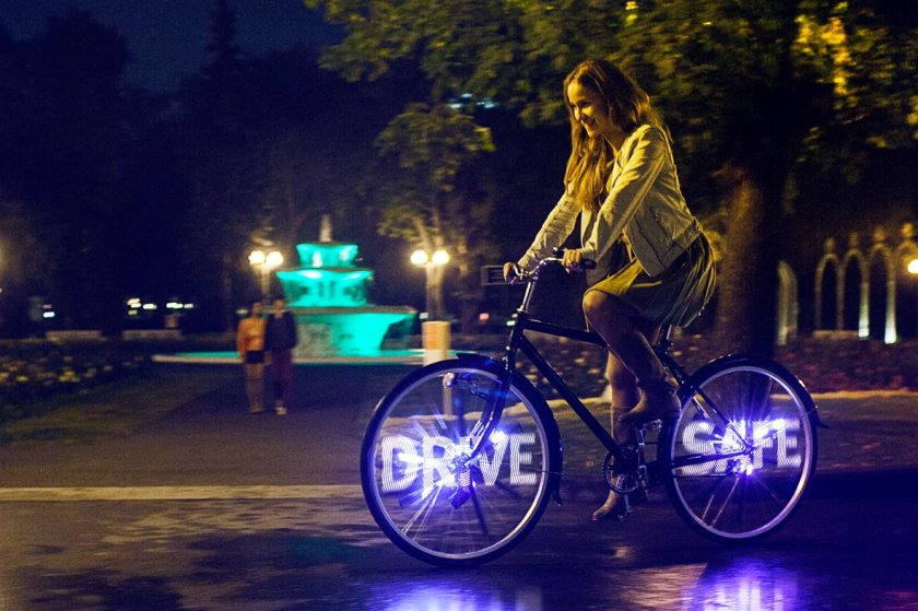 Велосипедист ночью