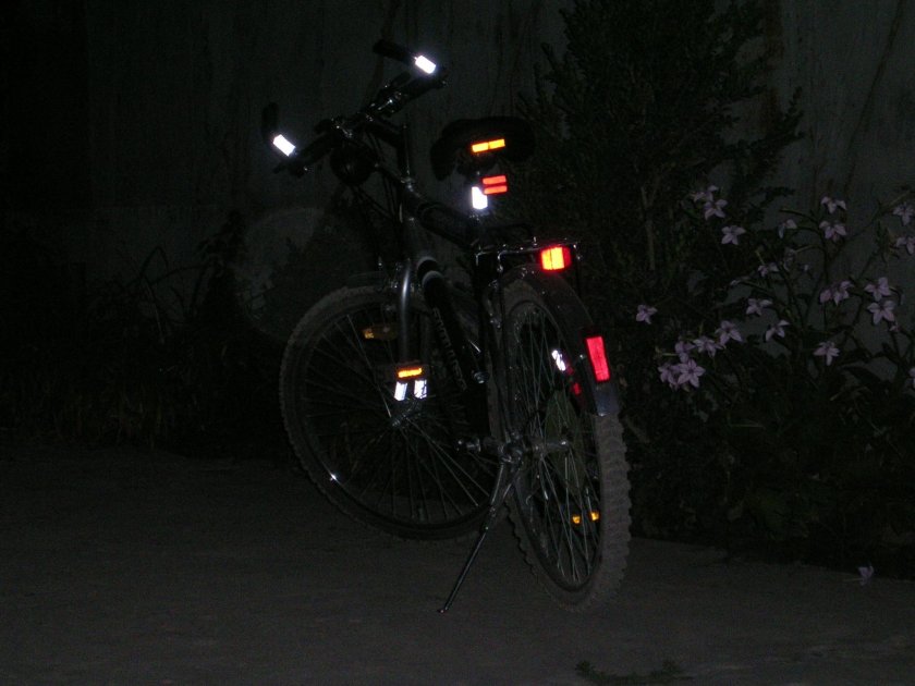Велосипед со светоотражателями
