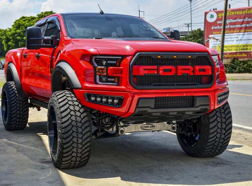 Большой Форд пикап рейнджер