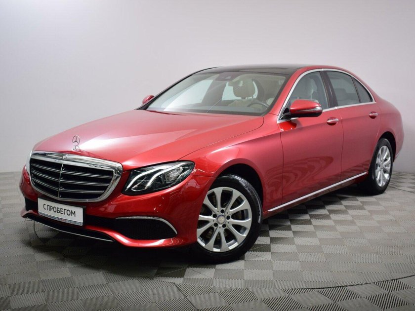 Mercedes-Benz w213 красная