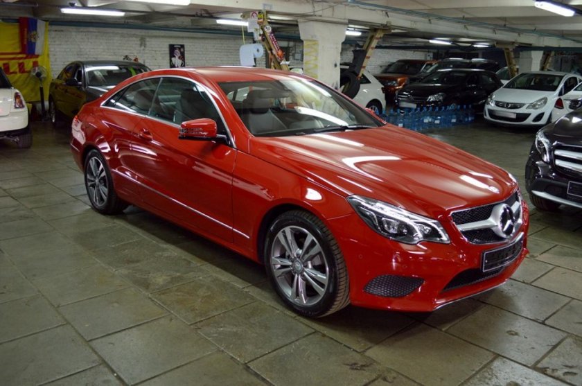 Мерседес е200 купе красный