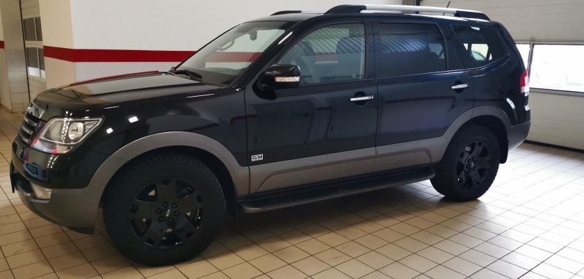 Kia Mohave черный