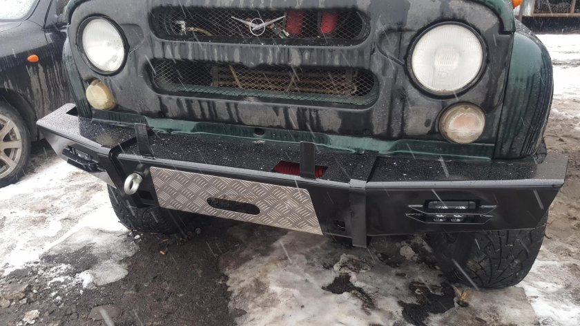 Силовой бампер на УАЗ 469
