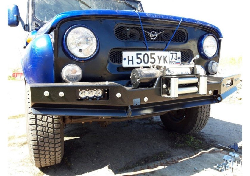 Силовой бампер на УАЗ 469
