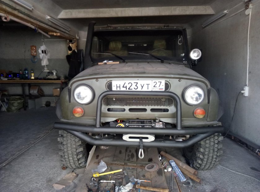 Силовой бампер на УАЗ 469