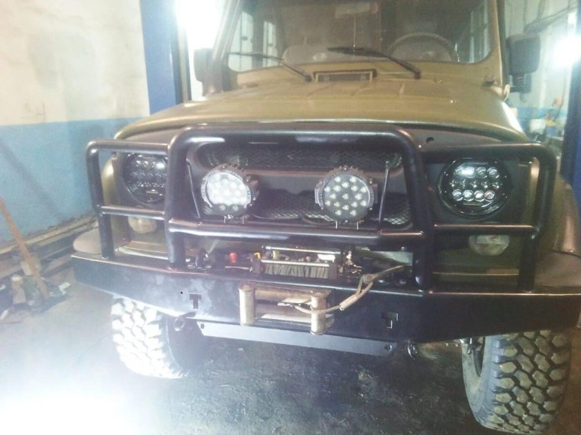 Силовой бампер на УАЗ 469