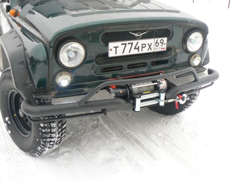 Силовой бампер на УАЗ 469