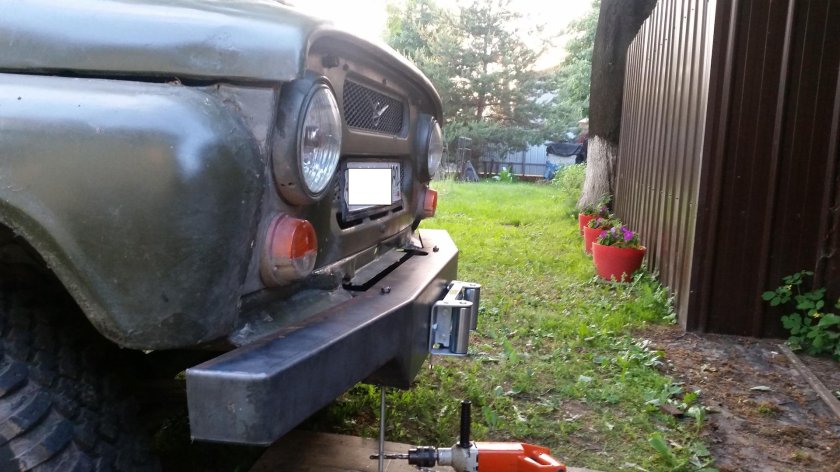 Силовой бампер на УАЗ 469