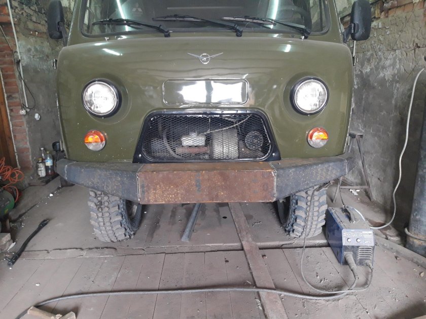 Силовой бампер УАЗ 3303