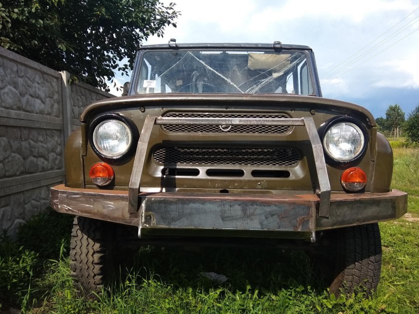 Силовой бампер на УАЗ 469