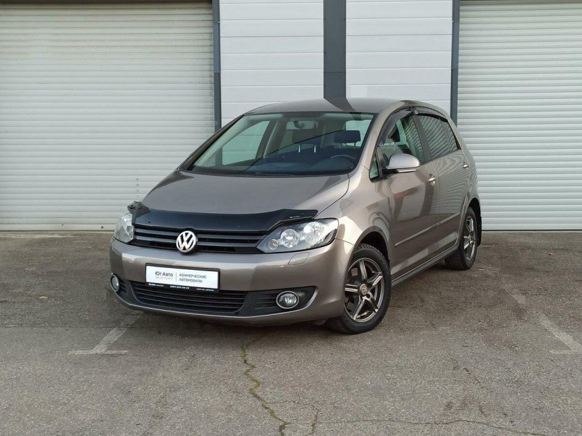 Гольф плюс 2012 года капот купить