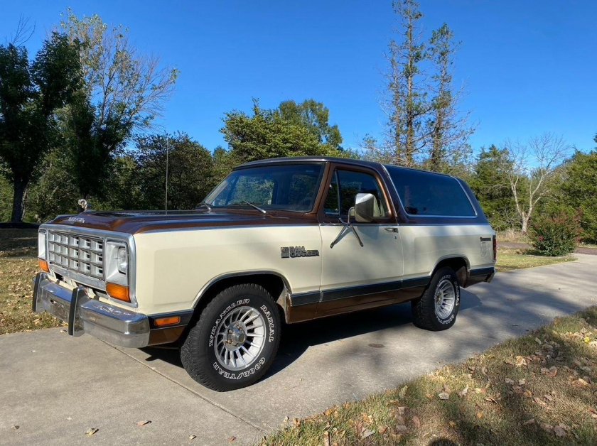 Dodge ramcharger 1987