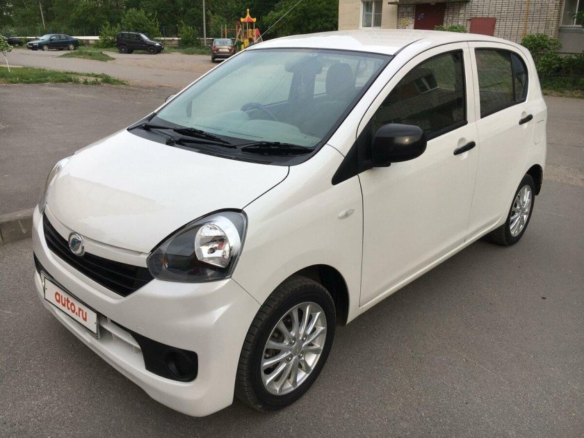 Daihatsu mira e:s 2016