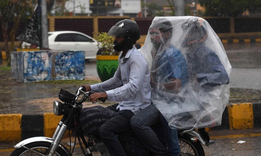 Мотоциклист в дождь