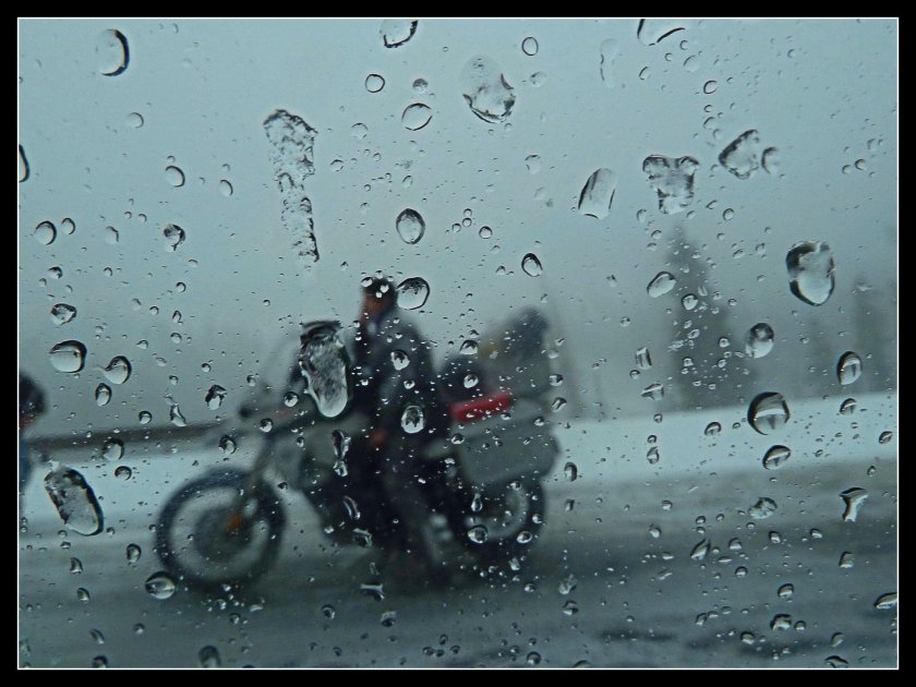 Мото под дождем