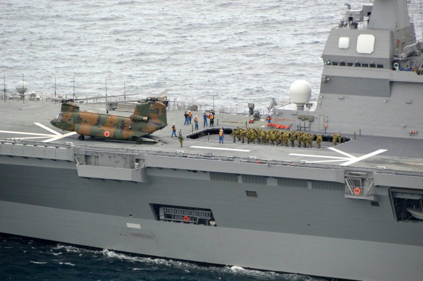 Эсминец вертолетоносец Хьюга