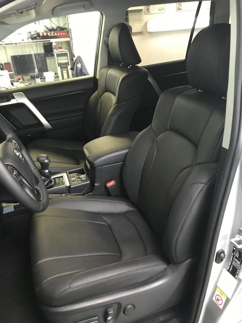 Toyota Land Cruiser Prado салон сзади