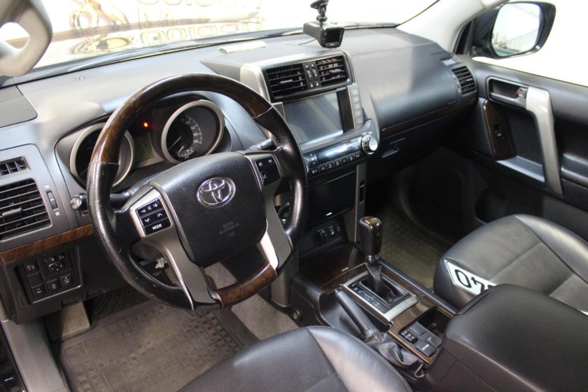 Toyota Prado 150 салон